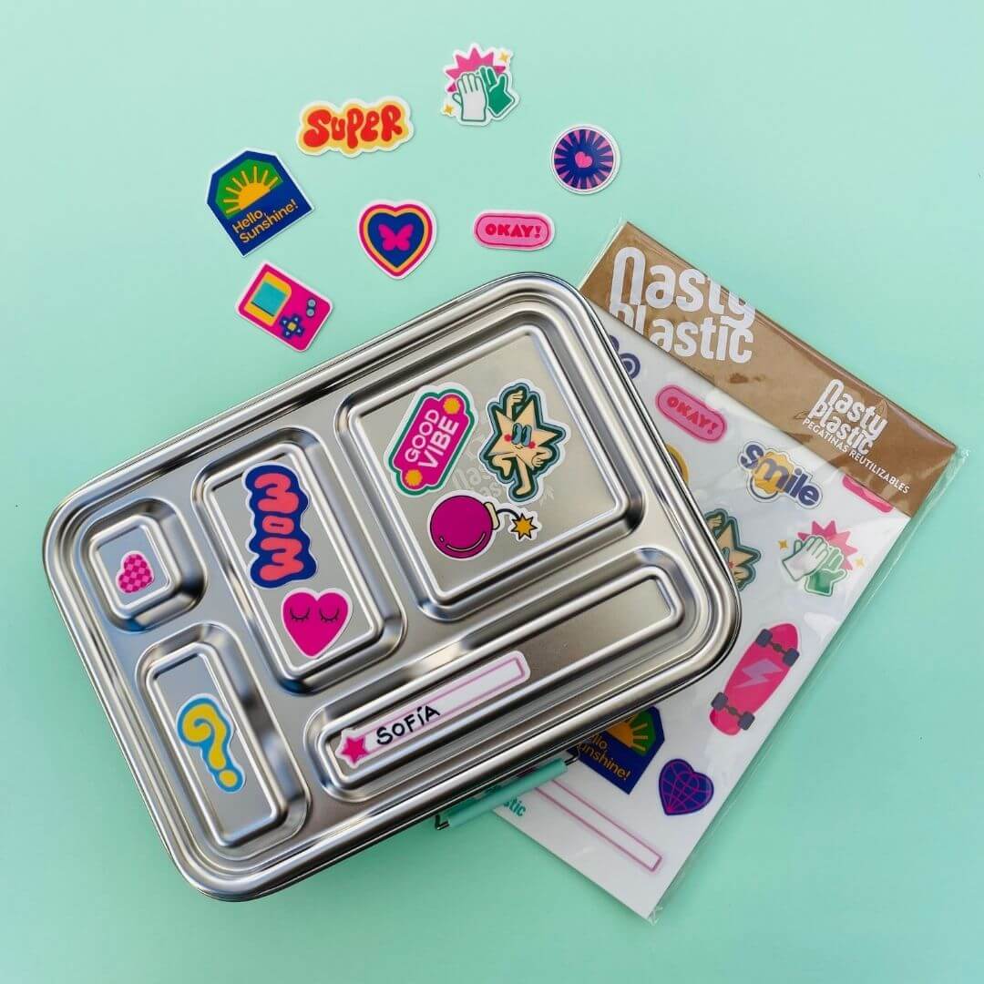Pack Explora 5 + Repega con fiambrera inox verde jade y pegatinas Fiambrera de acero inoxidable color verde jade con pegatinas reutilizables infantiles