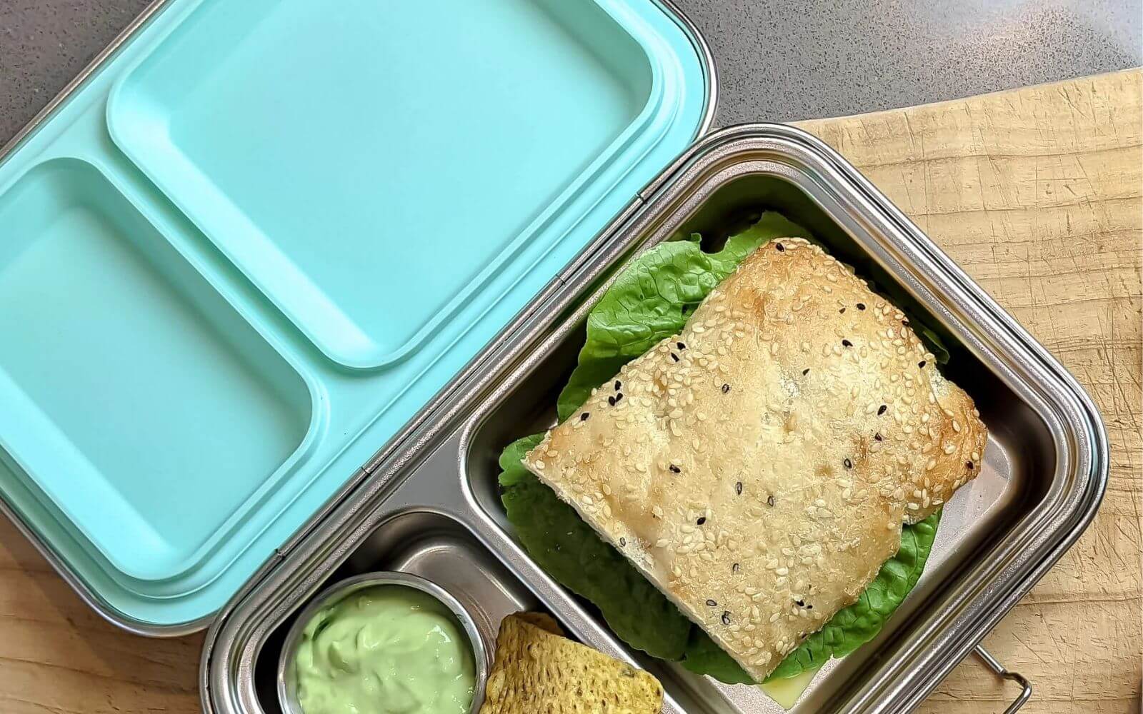 EXPLORA 2 VERDE JADE CON MERIENDA FIAMBRERA INFANTIL DE DOS COMPARTIMENTOS EN COLOR VERDE JADE CON MERIENDA